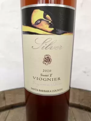 2010 Viognier Sweet T label close up